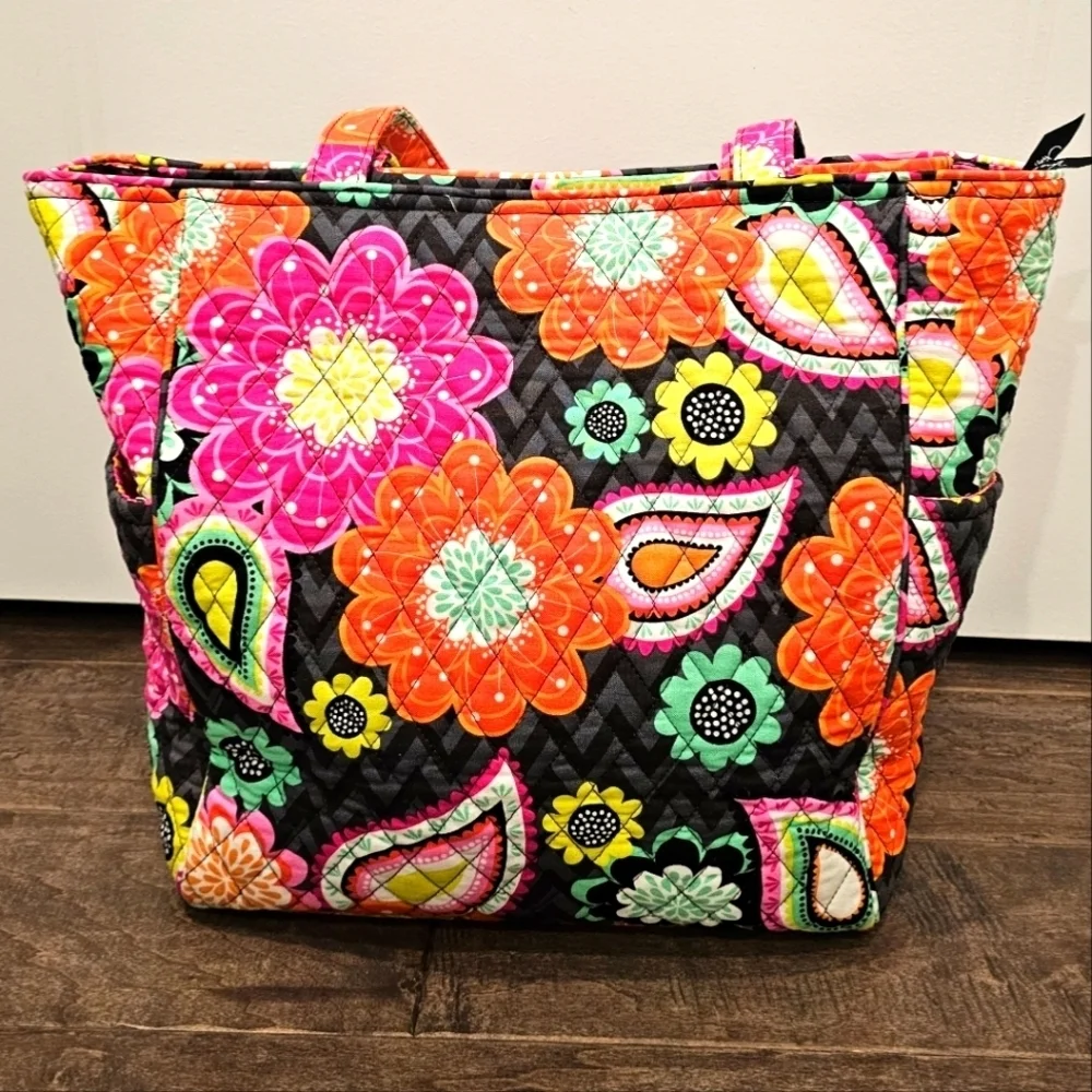 Vera Bradley Quilted Ziggy Zinnia Pattern Women's Cotton Tote Bag